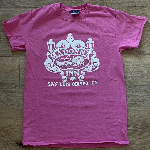 Madonna Inn San Luis Obispo Stagecoach t-shirt size S - Picture 1 of 3